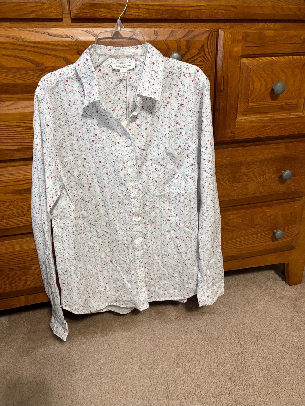 beachlunchlounge women’s White Button-Down Shirt with red and blue Print